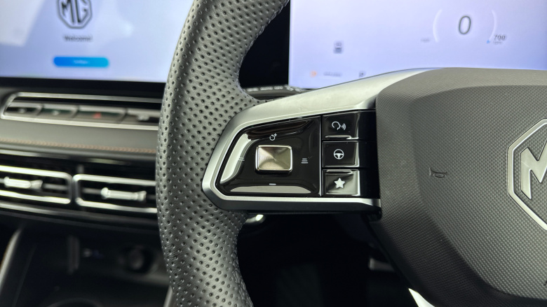 MG HS 1.5 T-GDI Trophy 5dr DCT Petrol Hatchback